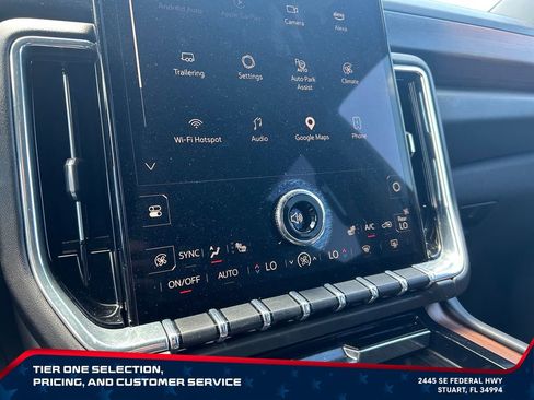 Used 2025 GMC Yukon XL Denali AWD/4WD image 31