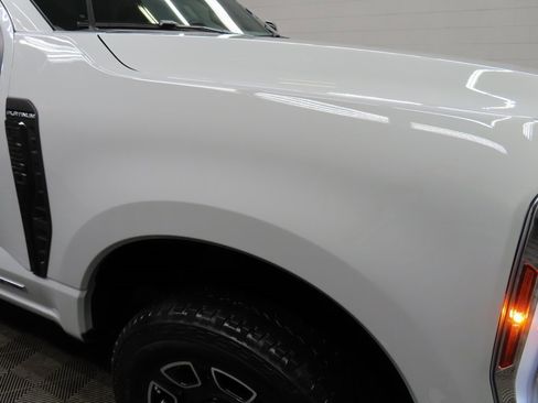 Used 2025 Ford F250 Platinum w/ FX4 Off-Road Package image 41