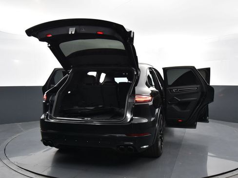 Used 2023 Porsche Cayenne GTS image 36