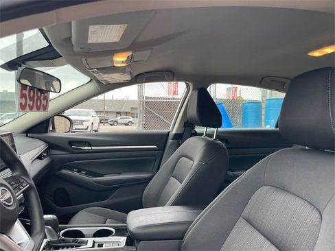 Used 2023 Nissan Altima 2.5 SV image 10