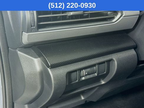 Used 2024 Subaru Crosstrek 2.0i Premium image 11