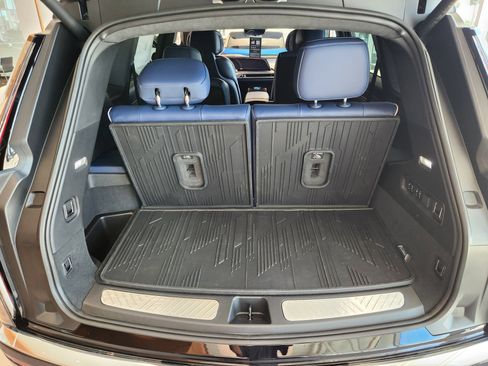 New 2026 Cadillac Vistiq Premium Luxury w/ LPO, Floor Liner Package AWD/4WD image 11