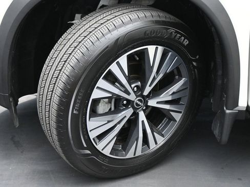 Used 2023 Nissan Rogue SV FWD image 18