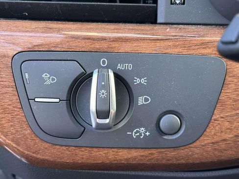 Used 2023 Audi A4 2.0T Premium w/ Convenience Package image 19