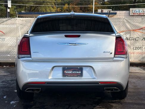 Used 2020 Chrysler 300 S image 10