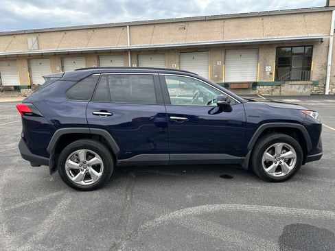 Used 2021 Toyota RAV4 Limited AWD/4WD image 4