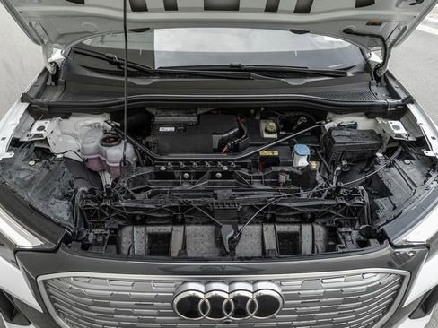 Used 2022 Audi Q4 e-tron Premium Plus image 16