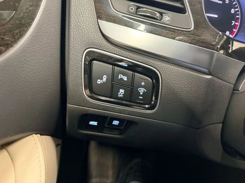 Used 2014 Hyundai Equus Signature image 17