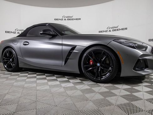 Used 2024 BMW Z4 M40i w/ Premium Package image 3