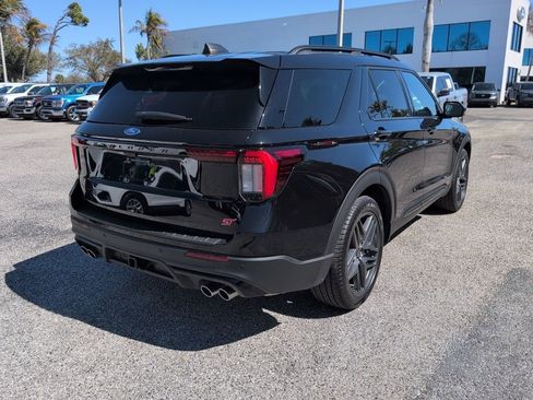 Certified 2025 Ford Explorer ST image 3