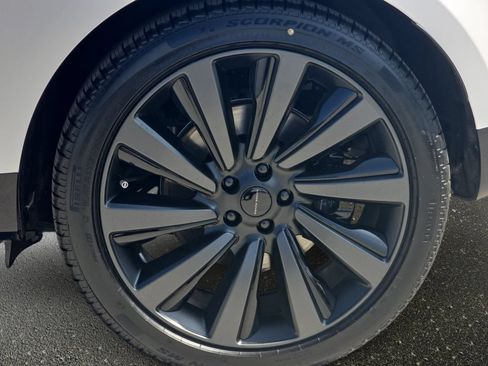 New 2026 Land Rover Range Rover SV AWD/4WD image 36
