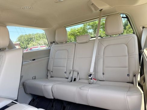 Used 2019 Lincoln Navigator Reserve AWD/4WD image 30