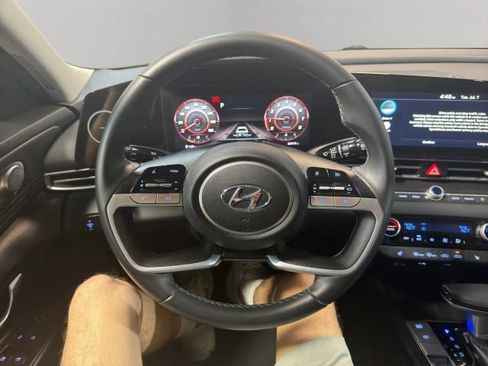 Used 2023 Hyundai Elantra SEL w/ Convenience Package FWD image 9