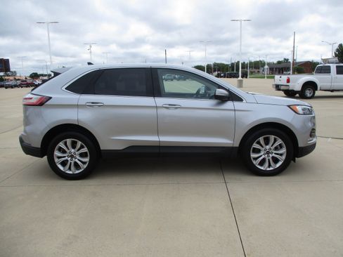 Used 2024 Ford Edge Titanium w/ Equipment Group 301A AWD/4WD image 8