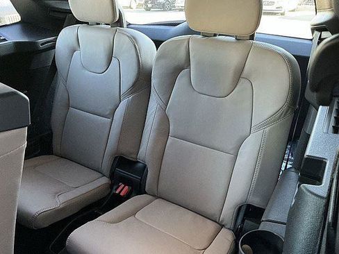 New 2026 Volvo XC90 T8 Ultra w/ Protection Package Premier AWD/4WD image 13