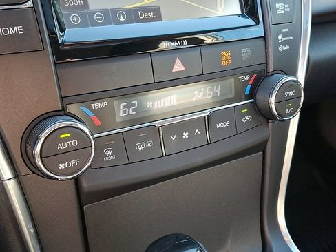 Used 2016 Toyota Camry XLE w/ Moonroof Package FWD image 16