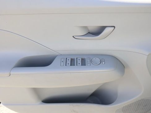 Used 2024 Hyundai Kona SEL FWD image 25