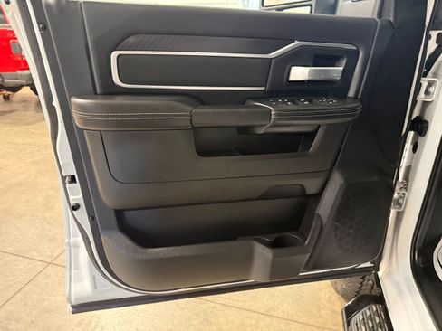 Certified 2025 RAM 2500 Big Horn AWD/4WD image 48