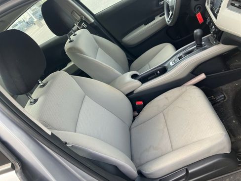 Used 2021 Honda HR-V LX image 32