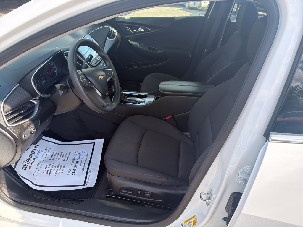 Used 2025 Chevrolet Malibu LT FWD image 13