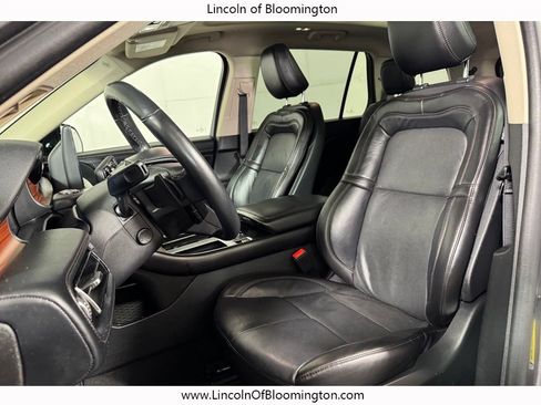 Used 2023 Lincoln Aviator Reserve w/ Elements Package Plus AWD/4WD image 16