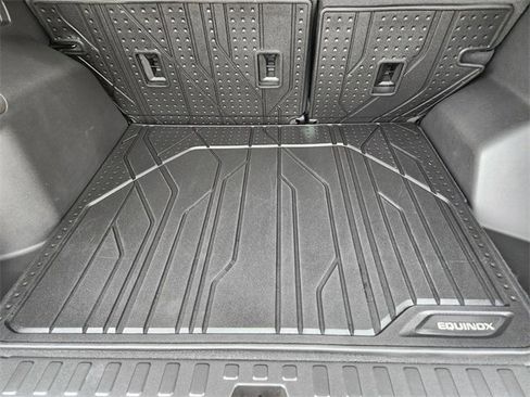 Used 2023 Chevrolet Equinox LT image 31