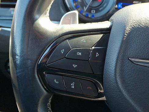 Used 2019 Chrysler 300 S image 19