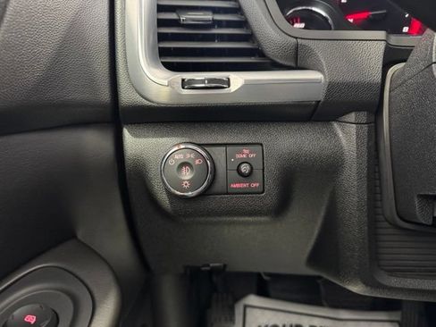 Used 2016 GMC Acadia SLT w/ Open Road Package FWD image 38