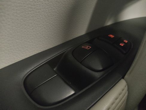 Used 2019 Nissan Rogue Sport SV FWD image 27