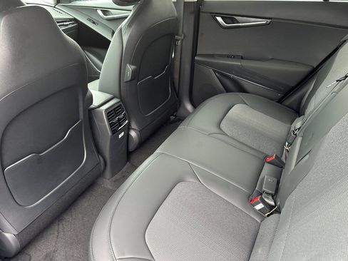 New 2026 Kia Niro Wind image 12