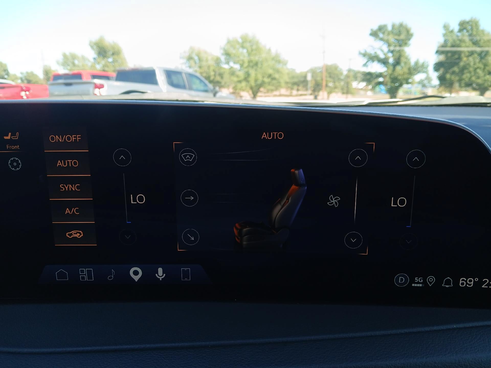 Used 2025 Cadillac XT4 Premium Luxury FWD image 29