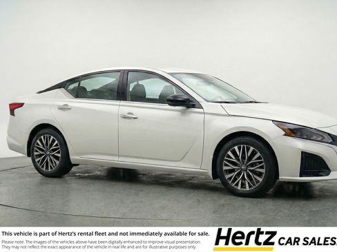 Used 2025 Nissan Altima 2.5 SV FWD image 1