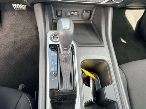 Used 2025 Nissan Sentra SV FWD image 30
