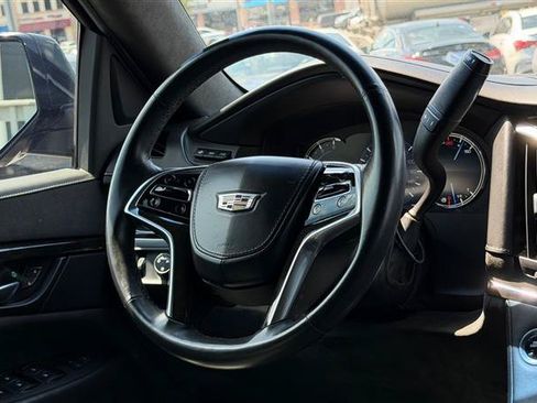 Used 2017 Cadillac Escalade Platinum AWD/4WD image 31