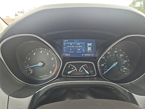 Used 2014 Ford Focus SE w/ Equipment Group 201A FWD image 18