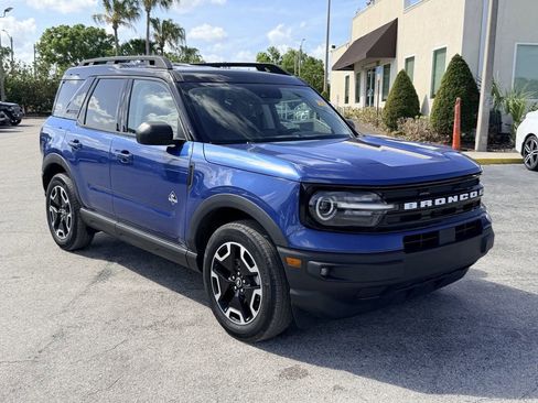 Used 2023 Ford Bronco Sport Outer Banks w/ Tech Package image 2