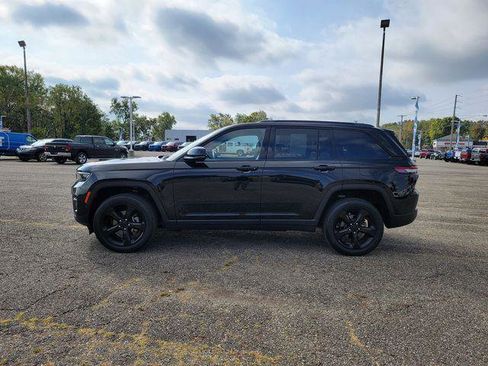 Certified 2022 Jeep Grand Cherokee Altitude image 9