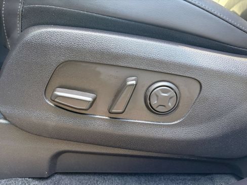 Used 2026 Kia Carnival FWD image 22