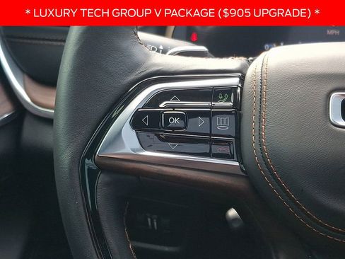 Used 2025 Jeep Grand Cherokee Summit w/ Obsidian Package image 23