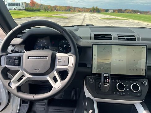 New 2026 Land Rover Defender 110 S image 12