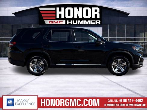 Used 2025 Honda Pilot EX-L image 2