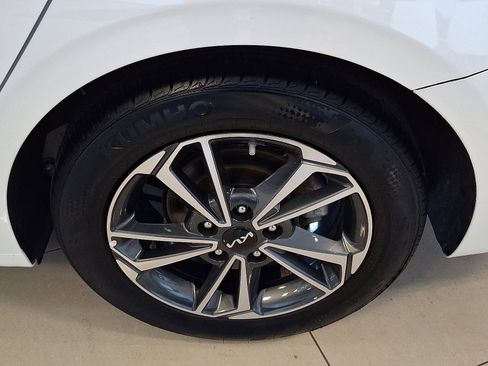 Certified 2023 Kia Forte LXS w/ LXS Technology Package image 30