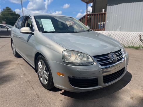 Used 2010 Volkswagen Jetta TDI image 1