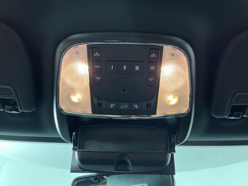 Used 2021 Jeep Grand Cherokee Limited w/ Luxury Group II image 35