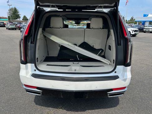 Used 2023 Cadillac Escalade Premium Luxury Platinum image 25