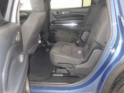 Used 2025 Chevrolet Traverse LT w/ Driver Confidence Package AWD/4WD image 7
