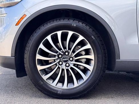 Used 2021 Lincoln Aviator Reserve w/ Elements Package Plus AWD/4WD image 11