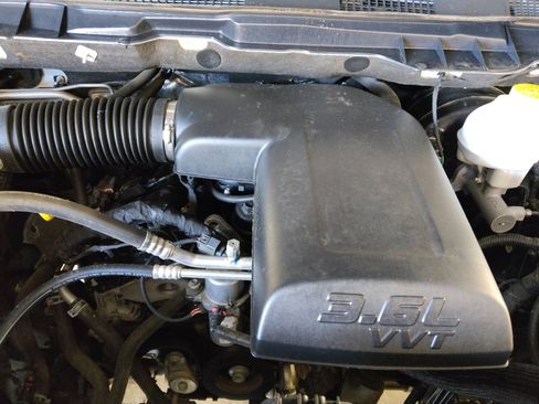 Used 2022 RAM 1500 Tradesman w/ Chrome Appearance Group AWD/4WD image 30