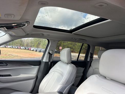 Used 2023 Jeep Grand Cherokee Overland image 36