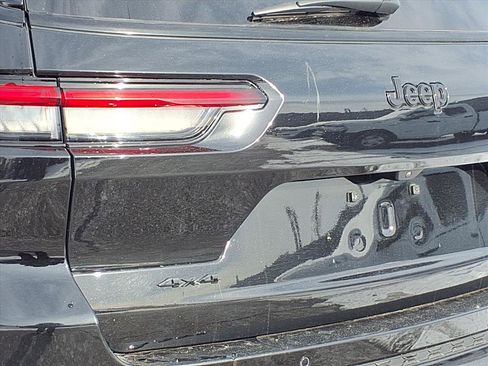 Certified 2023 Jeep Grand Cherokee L Laredo image 27